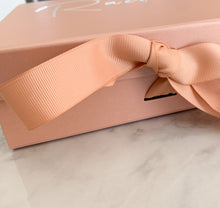 Load image into Gallery viewer, Personalised Gift Box- Medium
